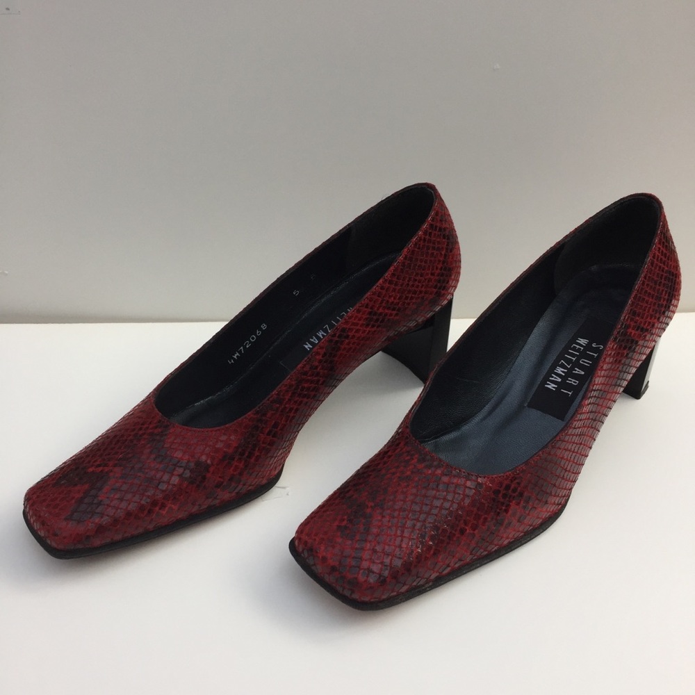 Stuart Weitzmanf faux snake skin pump